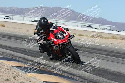 media/Oct-30-2025-Racers Edge (Thu) [[dabbdaf680]]/3-B Group/Session 3 (Turn 15 Inside)/